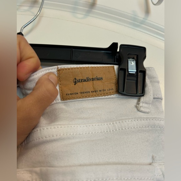 Stradivarius High Rise White Jeans crop flare - Picture 6 of 6